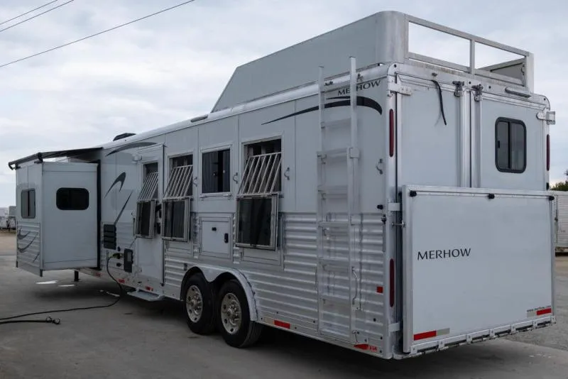 used Horse Trailers Merhow Trailers  for sale, in Seguin, TX Thumbnail 4