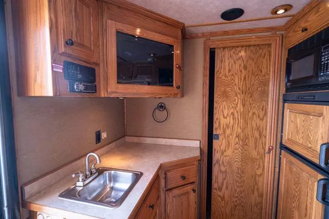 used Horse Trailers Bloomer  for sale, in Seguin, TX Thumbnail 25