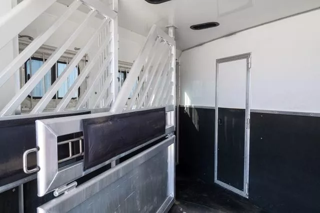 used Horse Trailers Lakota  for sale, in Seguin, TX Thumbnail 12