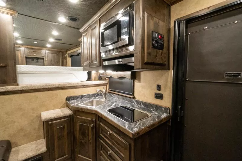 used Horse Trailers Cimarron Trailers  for sale, in Seguin, TX Thumbnail 9