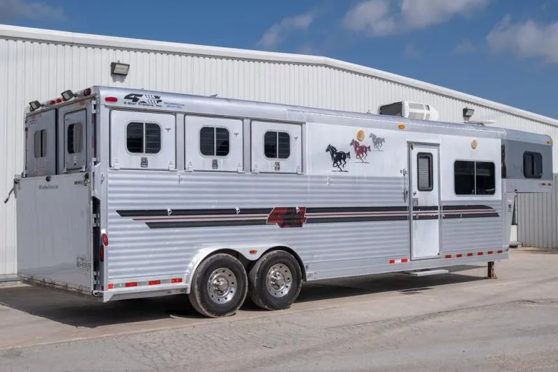 used Horse Trailers 4-Star Trailers  for sale, in Seguin, TX Thumbnail 3