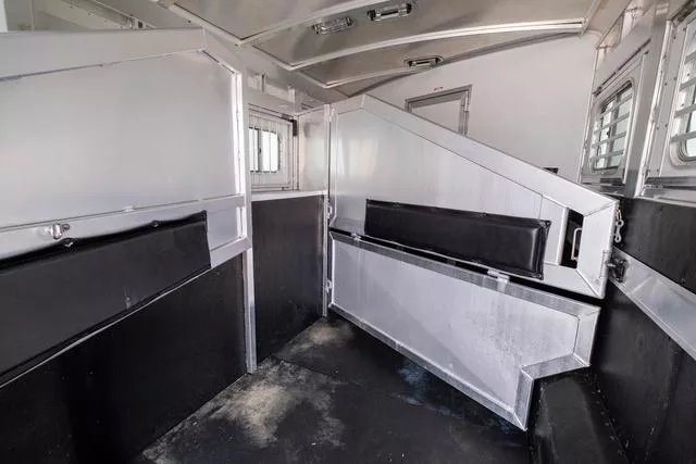 used Horse Trailers Elite Trailers  for sale, in Seguin, TX Thumbnail 19