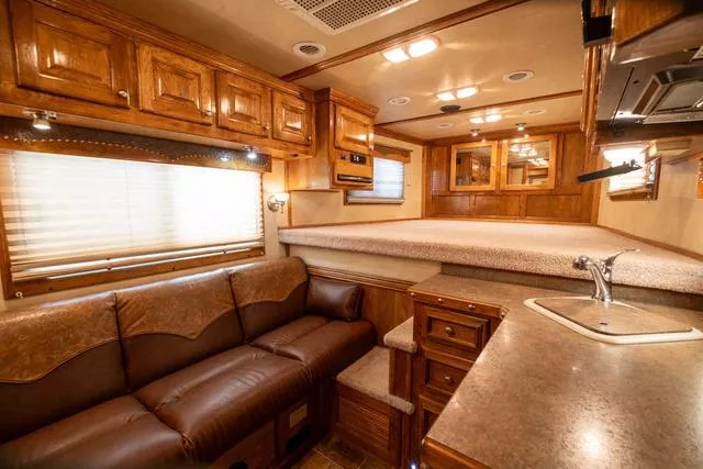 used Horse Trailers Platinum Coach  for sale, in Seguin, TX Thumbnail 22