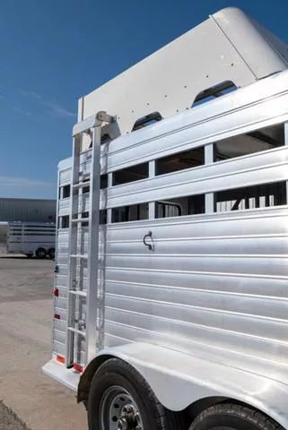 used Horse Trailers Sundowner Trailers  for sale, in Seguin, TX Thumbnail 20