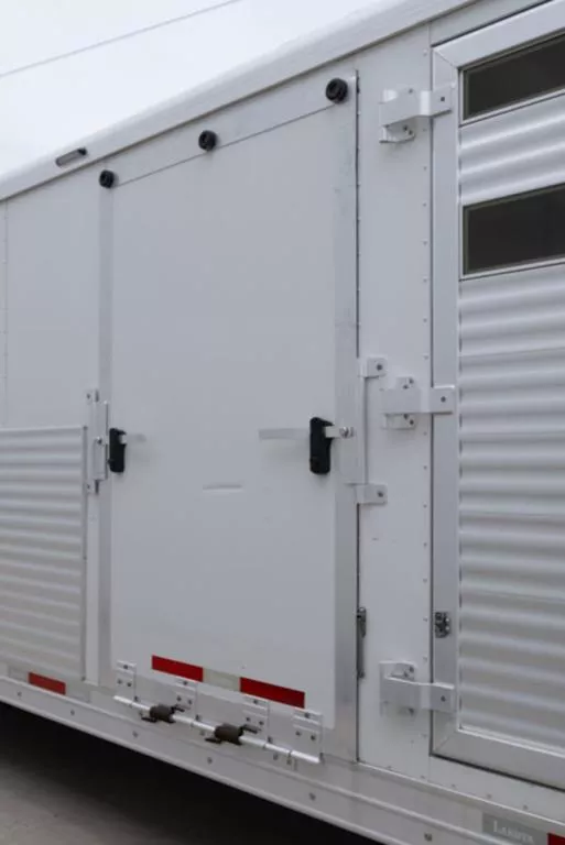 used Horse Trailers Lakota  for sale, in Seguin, TX Thumbnail 6