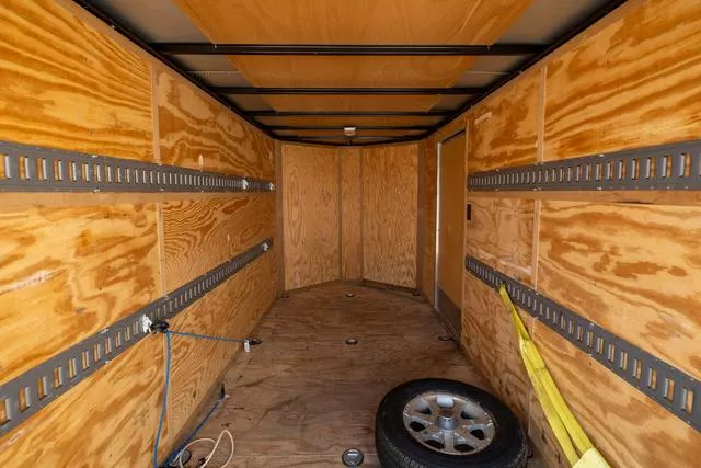 used Cargo (Enclosed) Trailers Interstate  for sale, in Seguin, TX Thumbnail 10