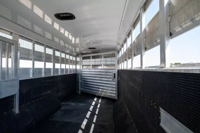 used Horse Trailers Elite Trailers  for sale, in Seguin, TX Thumbnail 27