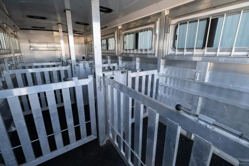 used Horse Trailers Sooner  for sale, in Seguin, TX Thumbnail 20