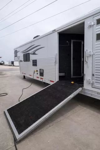 used Horse Trailers Lakota  for sale, in Seguin, TX Thumbnail 7