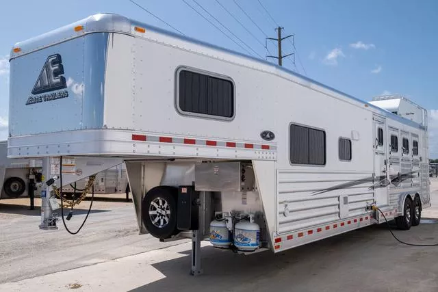 new Horse Trailers Elite Trailers  for sale, in Seguin, TX Thumbnail 5