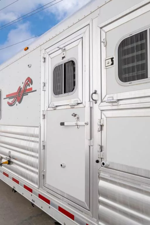 used Horse Trailers Platinum Coach  for sale, in Seguin, TX Thumbnail 7