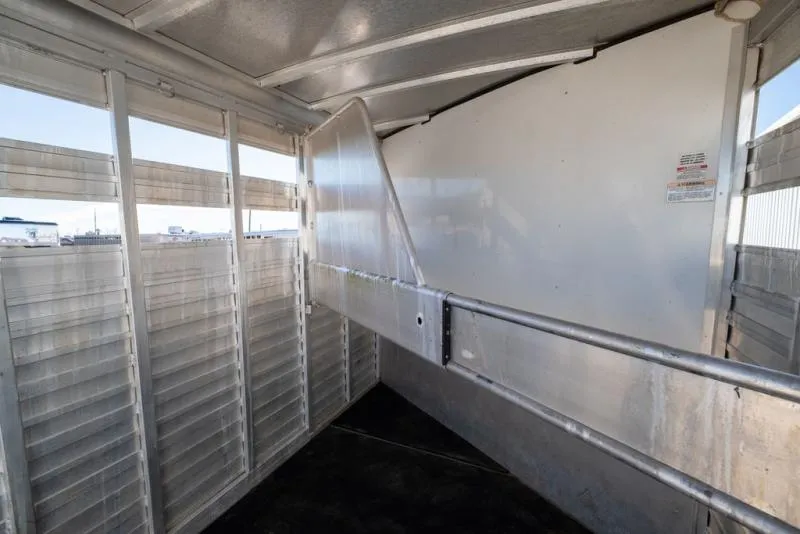 used Horse Trailers Sundowner Trailers  for sale, in Seguin, TX Thumbnail 12