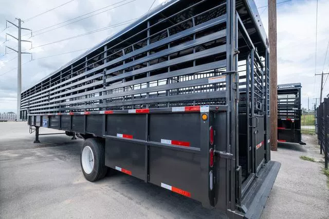 new Stock / Stock Combo Trailers Gooseneck  for sale, in Seguin, TX Thumbnail 4