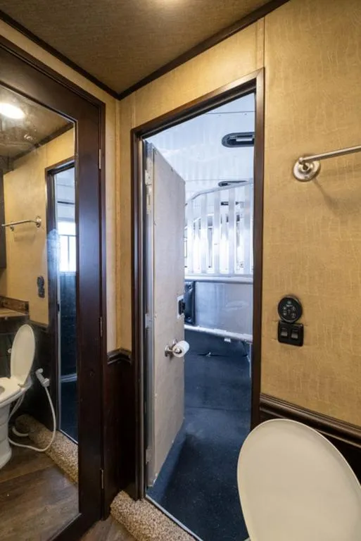 used Horse Trailers Merhow Trailers  for sale, in Seguin, TX Thumbnail 19