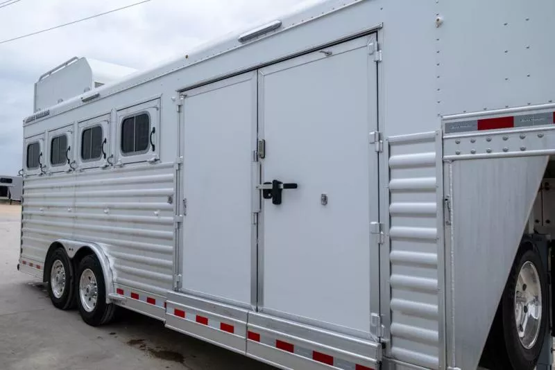 used Horse Trailers Elite Trailers  for sale, in Seguin, TX Thumbnail 8