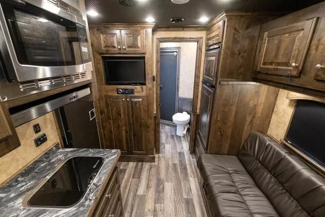 used Horse Trailers Cimarron Trailers  for sale, in Seguin, TX Thumbnail 13