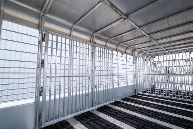 used Stock / Stock Combo Trailers Gooseneck  for sale, in Seguin, TX Thumbnail 9