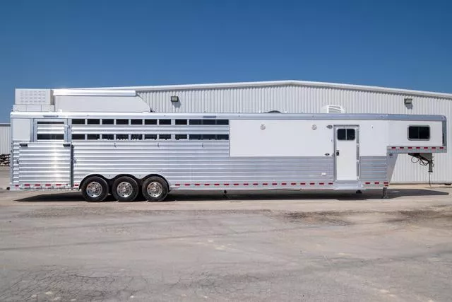used Horse Trailers Elite Trailers  for sale, in Seguin, TX Thumbnail 2