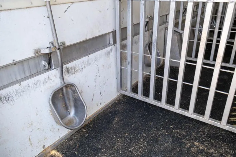 used Horse Trailers Sundowner Trailers  for sale, in Seguin, TX Thumbnail 22