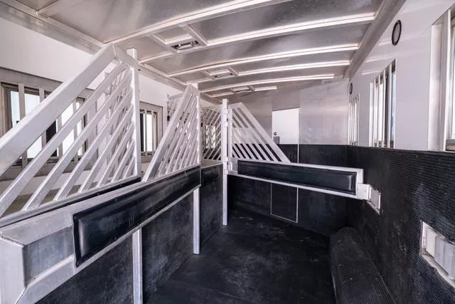 used Horse Trailers Bloomer  for sale, in Seguin, TX Thumbnail 16