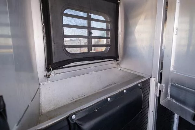 used Horse Trailers Platinum Coach  for sale, in Seguin, TX Thumbnail 22