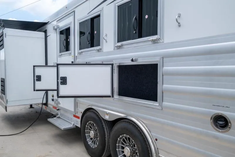new Horse Trailers Merhow Trailers  for sale, in Seguin, TX Thumbnail 13