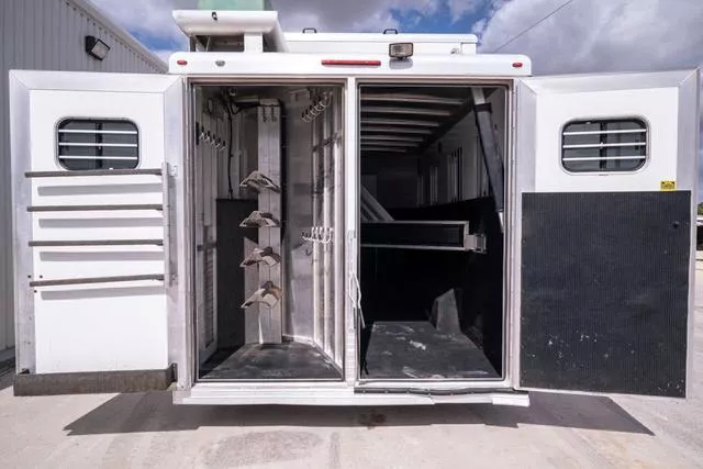 used Horse Trailers Bloomer  for sale, in Seguin, TX Thumbnail 11