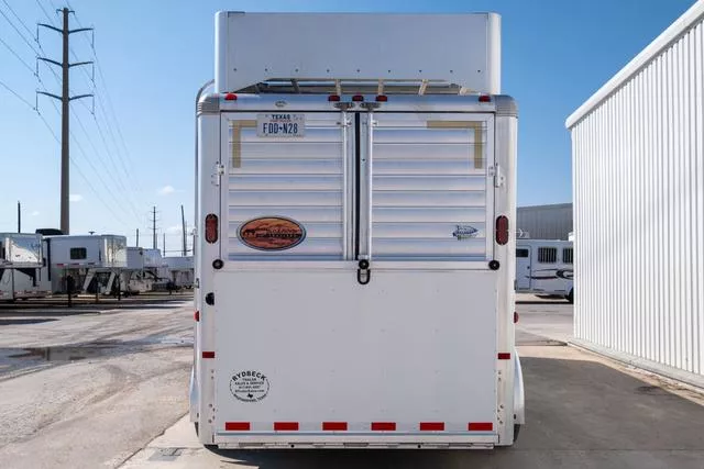 used Horse Trailers Sundowner Trailers  for sale, in Seguin, TX Thumbnail 15