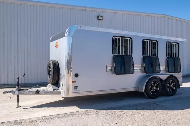 used Horse Trailers Sundowner Trailers  for sale, in Seguin, TX Thumbnail 5