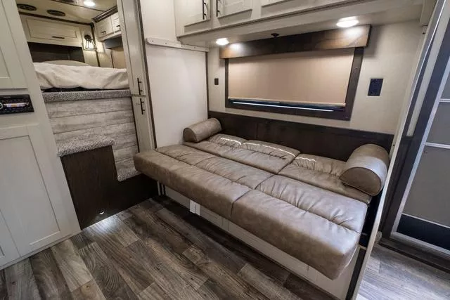 2025 Merhow Trailers 4 Horse Summit Side Load Living Quarters Trailer ...