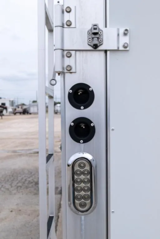 used Office / Fiber Optic Trailers Sundowner Trailers  for sale, in Seguin, TX Thumbnail 17