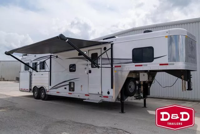 2025 Merhow Trailers Stampede 3 Horse Side Load LQ with Slide Out