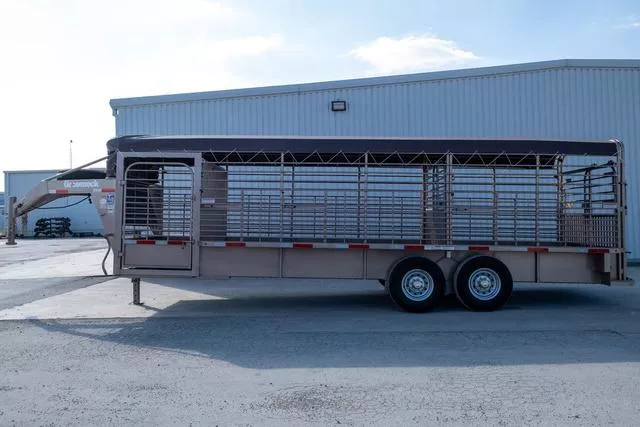 new Stock / Stock Combo Trailers Gooseneck  for sale, in Seguin, TX Thumbnail 2