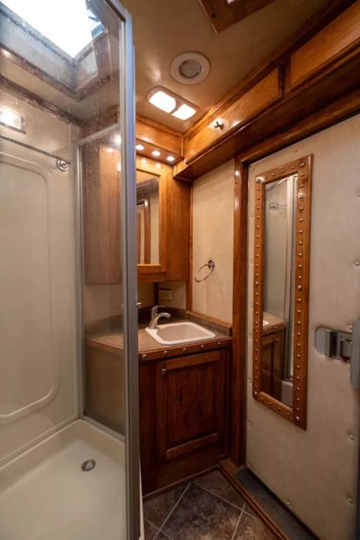 used Horse Trailers Platinum Coach  for sale, in Seguin, TX Thumbnail 28