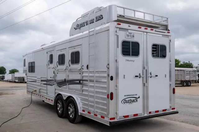used Horse Trailers Elite Trailers  for sale, in Seguin, TX Thumbnail 5