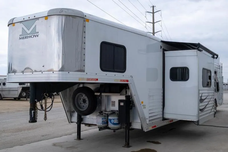 used Horse Trailers Merhow Trailers  for sale, in Seguin, TX Thumbnail 5