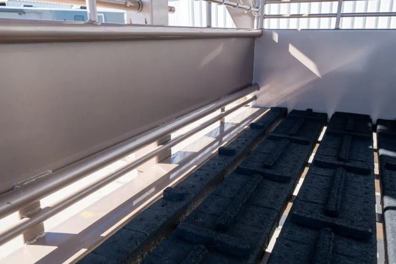 new Stock / Stock Combo Trailers Gooseneck  for sale, in Seguin, TX Thumbnail 8