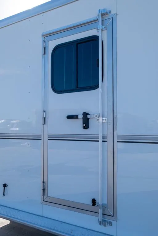 new Horse Trailers Sundowner Trailers  for sale, in Seguin, TX Thumbnail 13