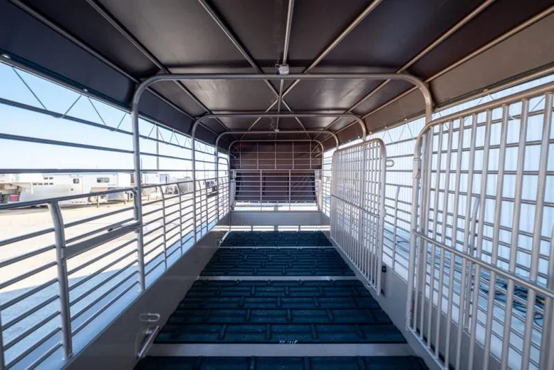 new Stock / Stock Combo Trailers Gooseneck  for sale, in Seguin, TX Thumbnail 15