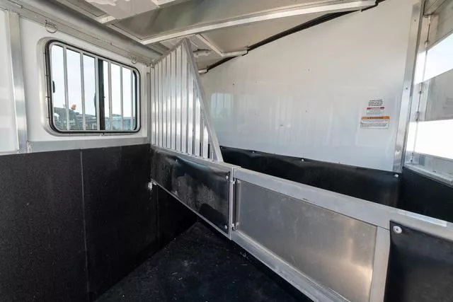 used Horse Trailers Sundowner Trailers  for sale, in Seguin, TX Thumbnail 11