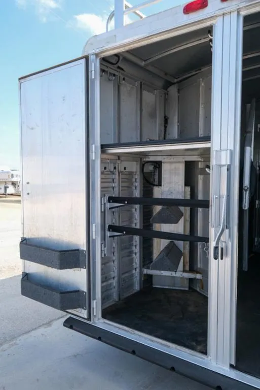 used Horse Trailers Elite Trailers  for sale, in Seguin, TX Thumbnail 17