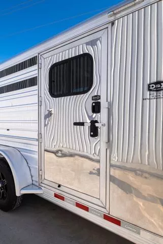 used Horse Trailers Cimarron Trailers  for sale, in Seguin, TX Thumbnail 8