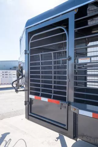 new Stock / Stock Combo Trailers Gooseneck  for sale, in Seguin, TX Thumbnail 7