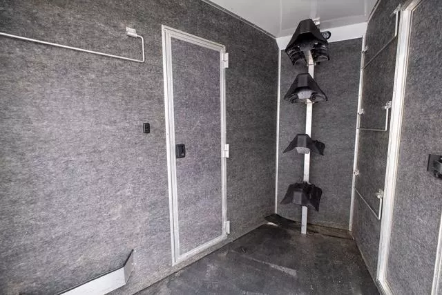 used Horse Trailers Lakota  for sale, in Seguin, TX Thumbnail 9