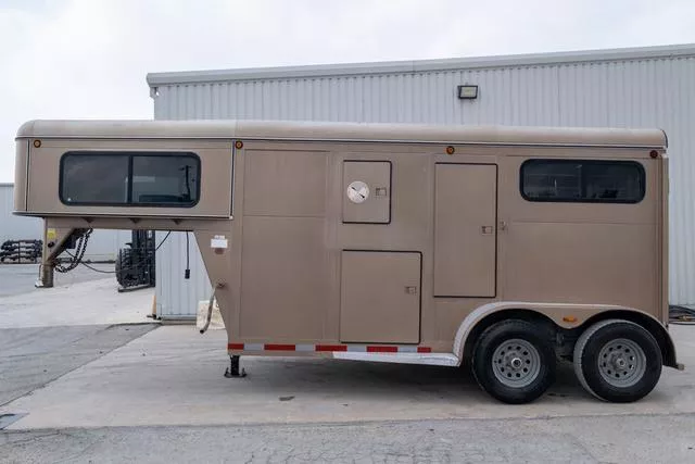 used Horse Trailers CM Trailers  for sale, in Seguin, TX Thumbnail 2