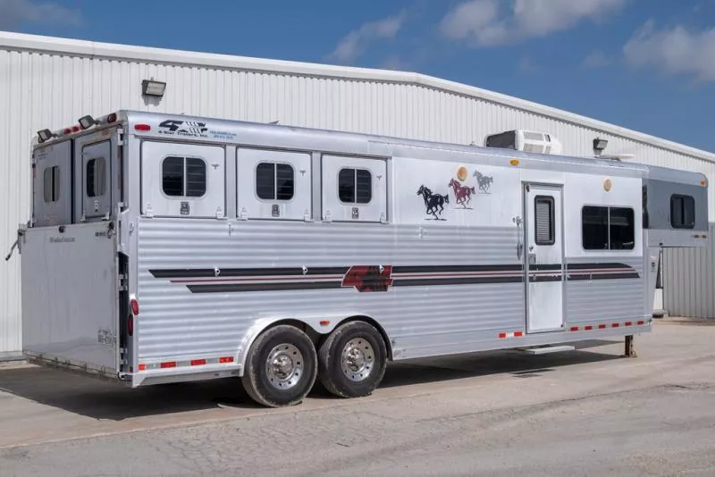 used Horse Trailers 4-Star Trailers  for sale, in Seguin, TX Thumbnail 3