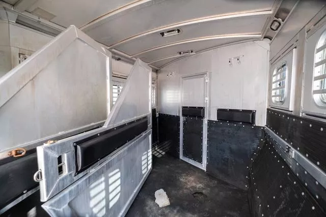 used Horse Trailers Platinum Coach  for sale, in Seguin, TX Thumbnail 16