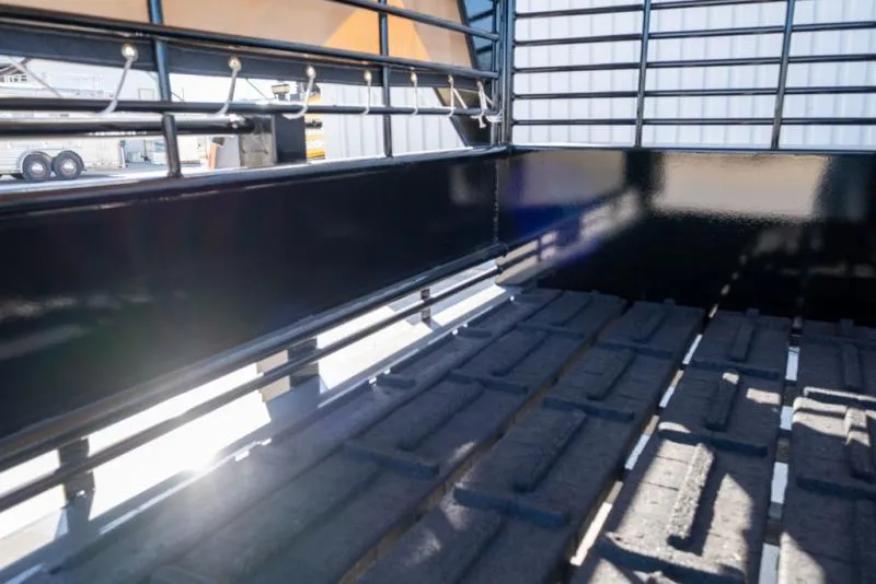 new Stock / Stock Combo Trailers Gooseneck  for sale, in Seguin, TX Thumbnail 9