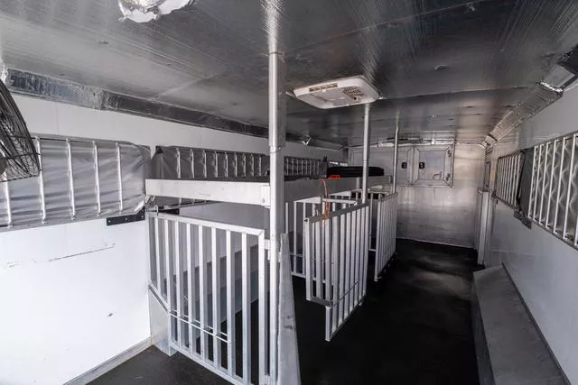 used Horse Trailers Cimarron Trailers  for sale, in Seguin, TX Thumbnail 8