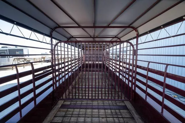 used Stock / Stock Combo Trailers Gooseneck  for sale, in Seguin, TX Thumbnail 8